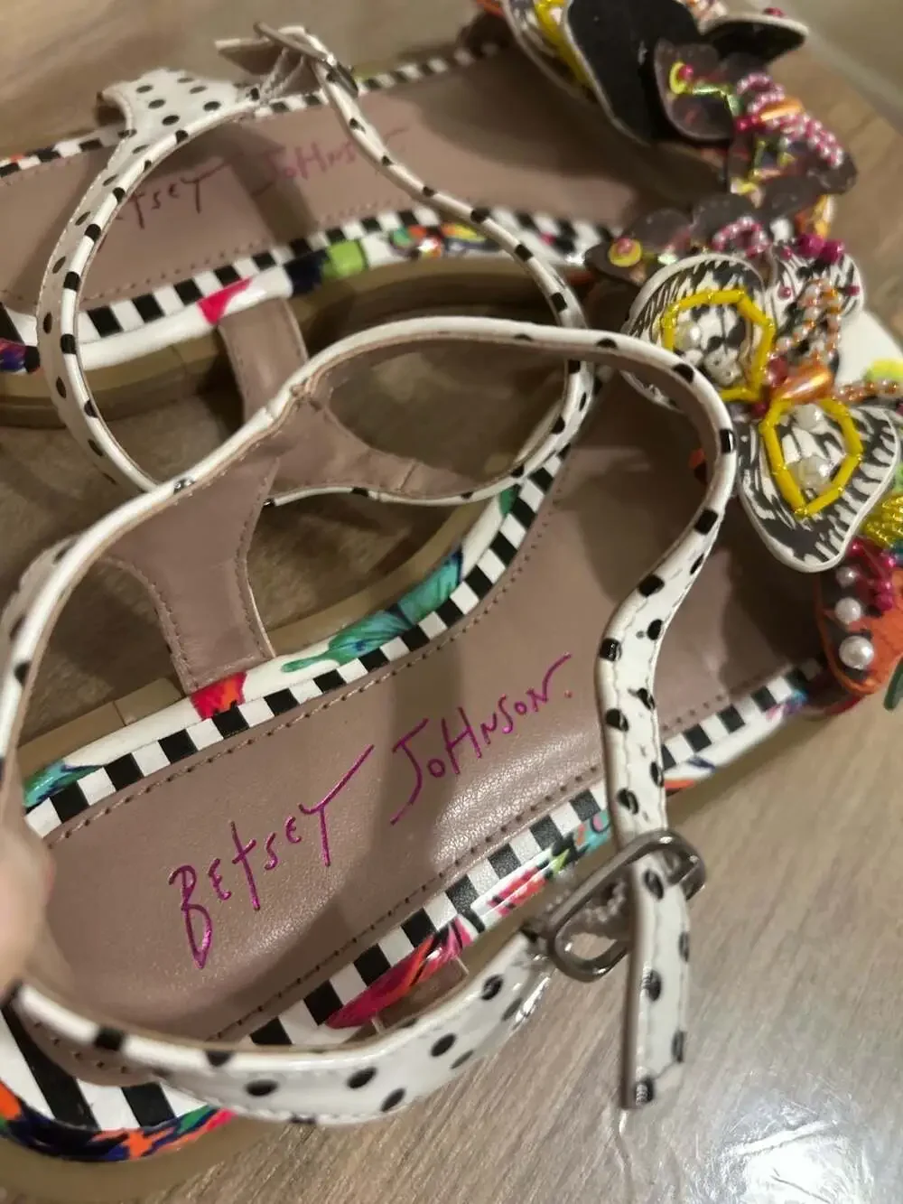 Betsey Johnson Girls Dacie Flat Sandals Size 1 White Butterfly Embellishments